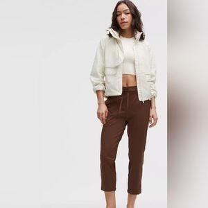 (NWOT)Lululemon Dance Studio Mid- Rise Cropped Pants